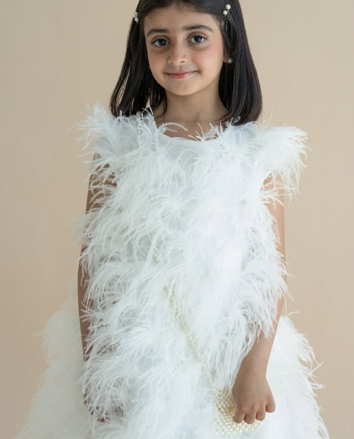 Sleeveless Dress Feather Design