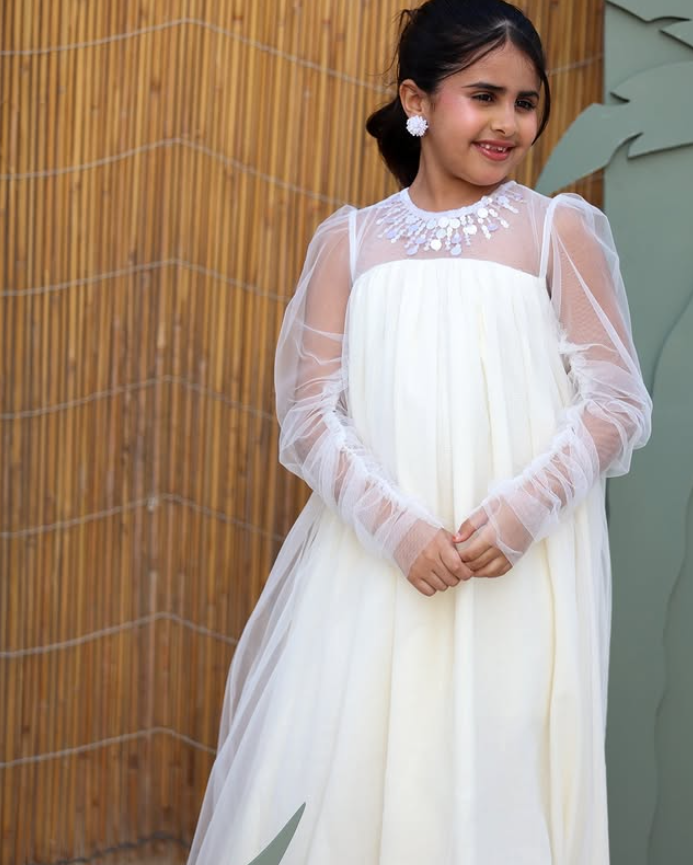 Light Cream Sleeveless Long Jalabiya