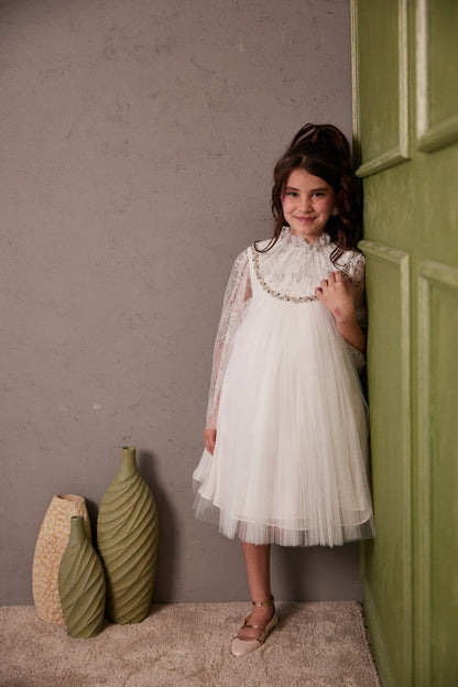 Cloche Dress Dantel With Pleated Chest